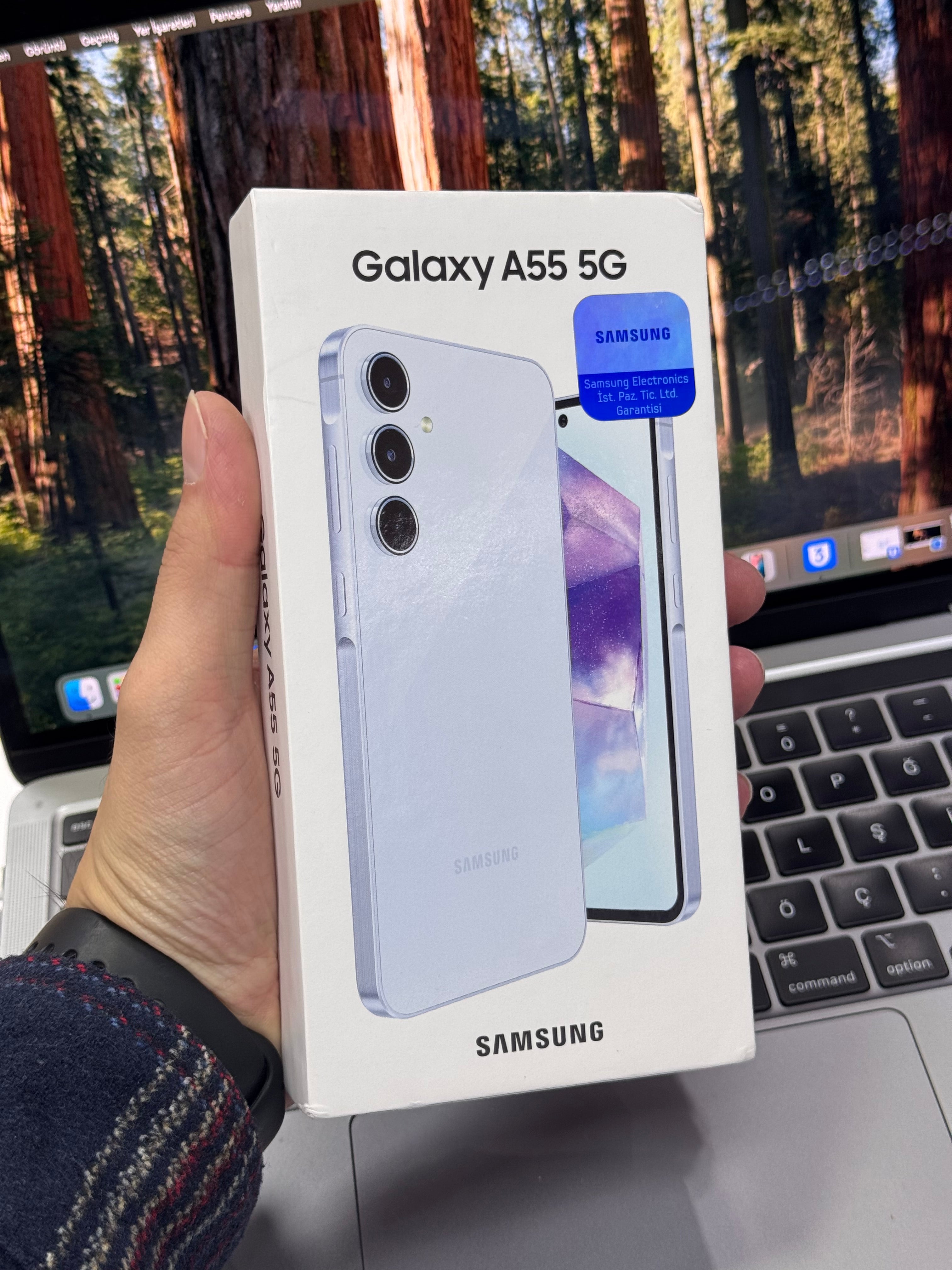 SAMSUNG A55